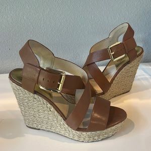Michael Kors wedge sandal in 7.5M